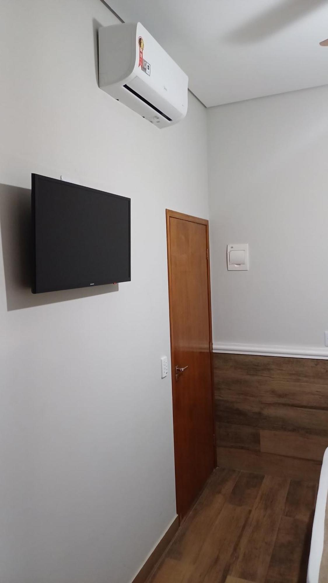 Hotel Nixon Proximo, Rodoviaria, Prefeitura E A Matriz Central Itaí المظهر الخارجي الصورة