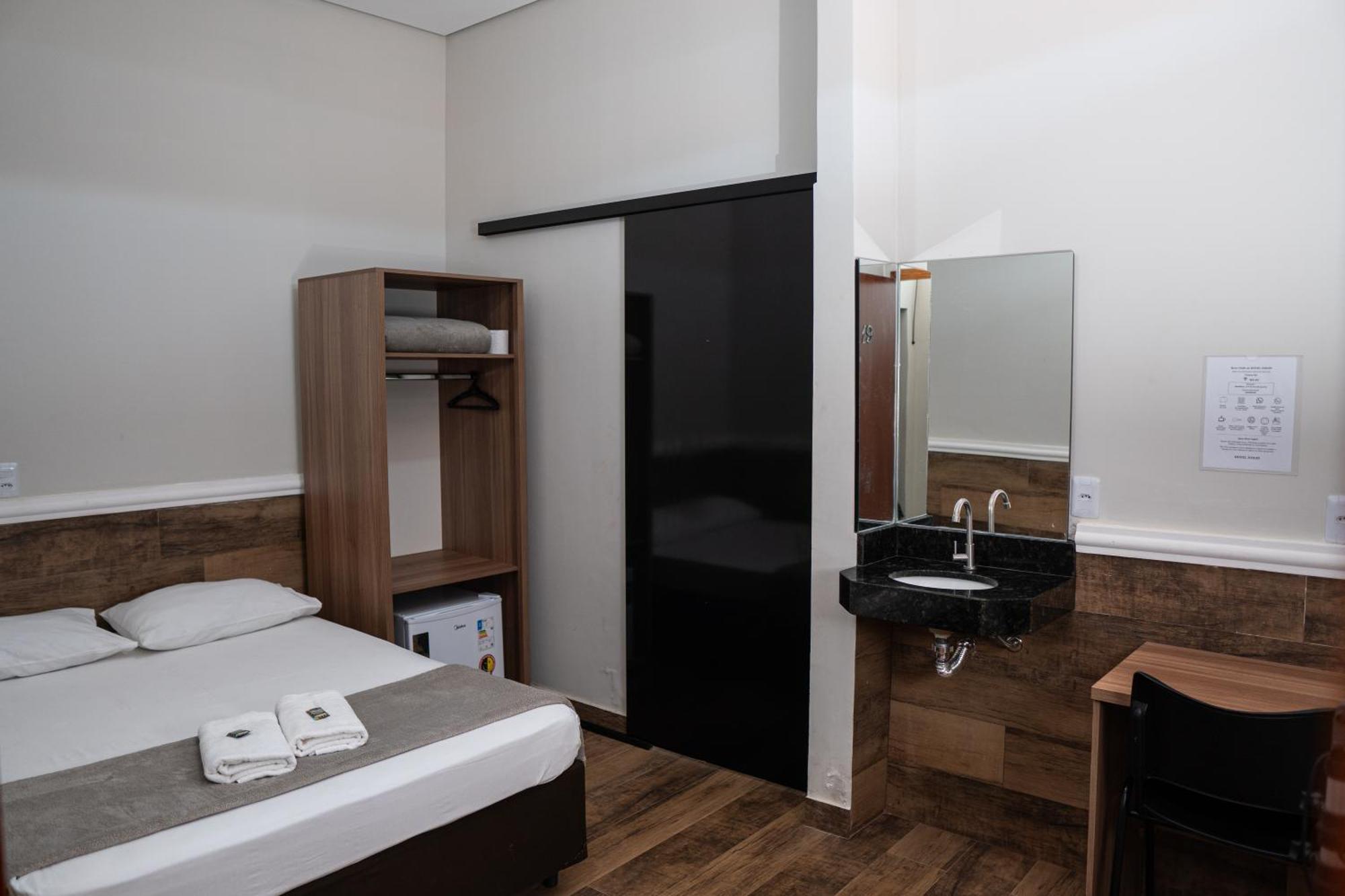 Hotel Nixon Proximo, Rodoviaria, Prefeitura E A Matriz Central Itaí المظهر الخارجي الصورة