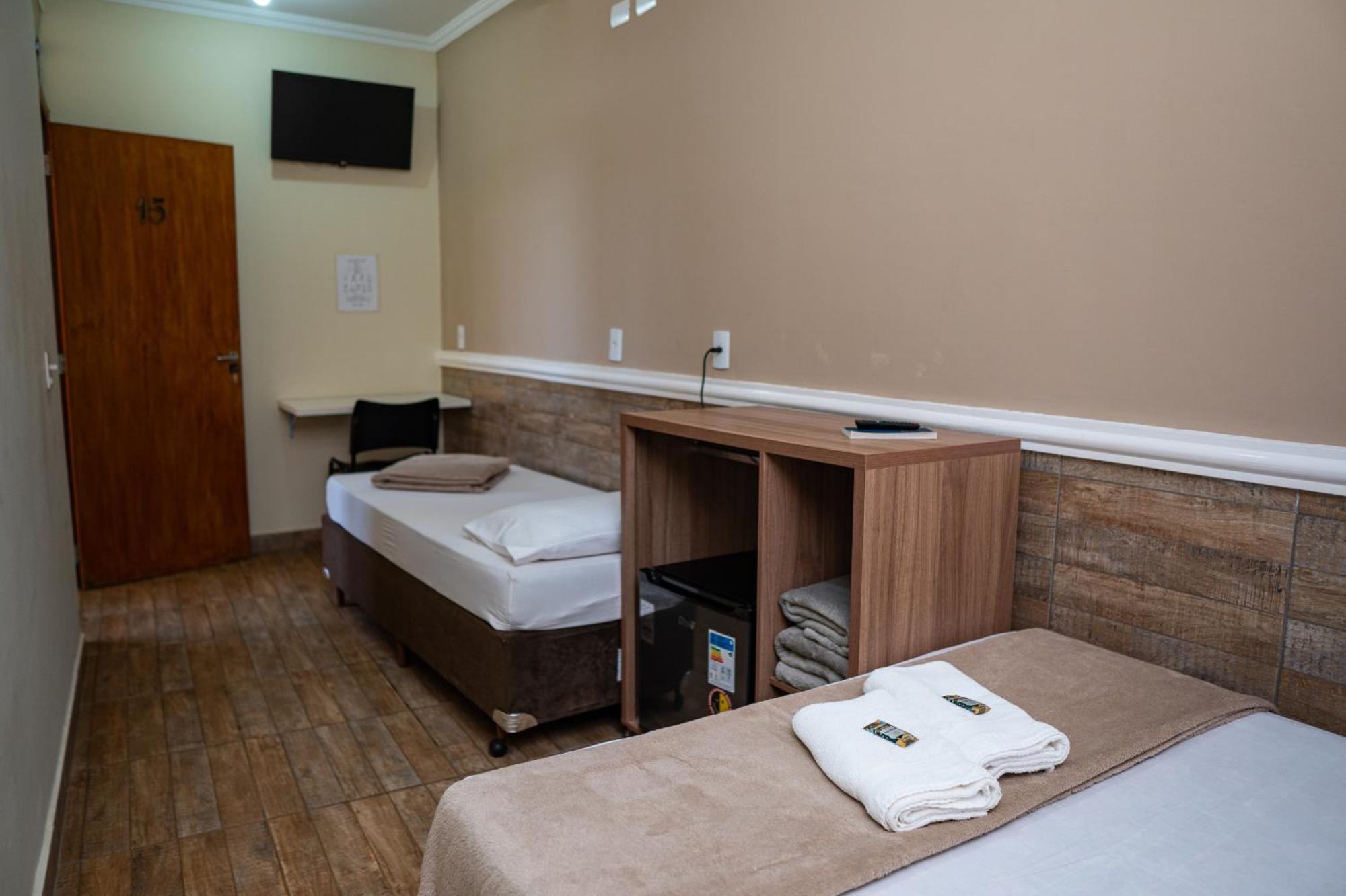 Hotel Nixon Proximo, Rodoviaria, Prefeitura E A Matriz Central Itaí المظهر الخارجي الصورة
