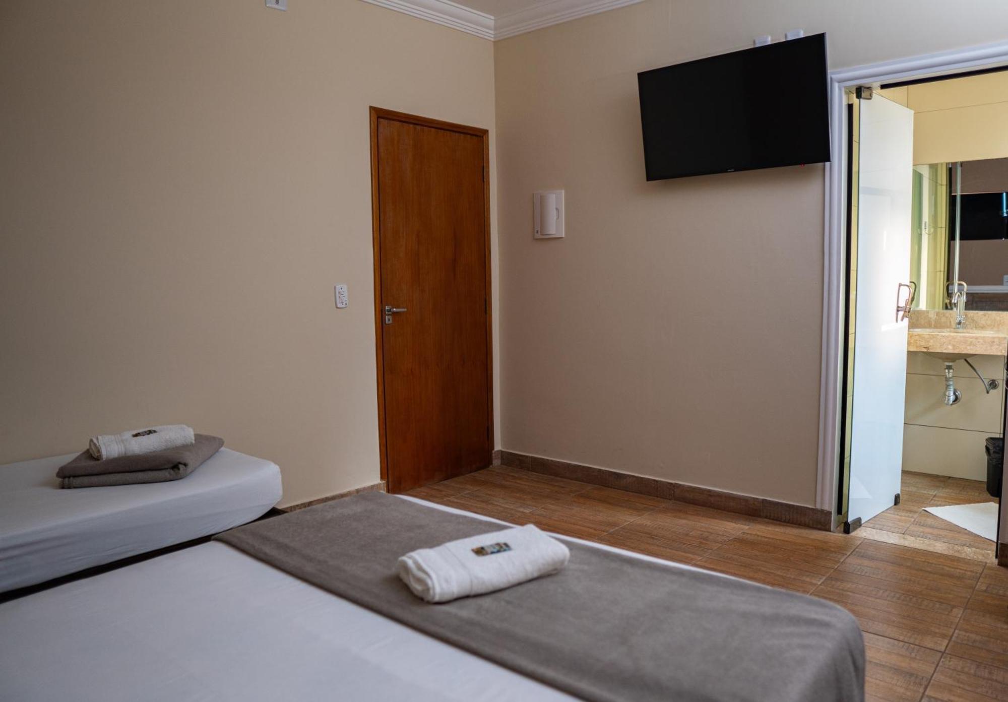 Hotel Nixon Proximo, Rodoviaria, Prefeitura E A Matriz Central Itaí المظهر الخارجي الصورة