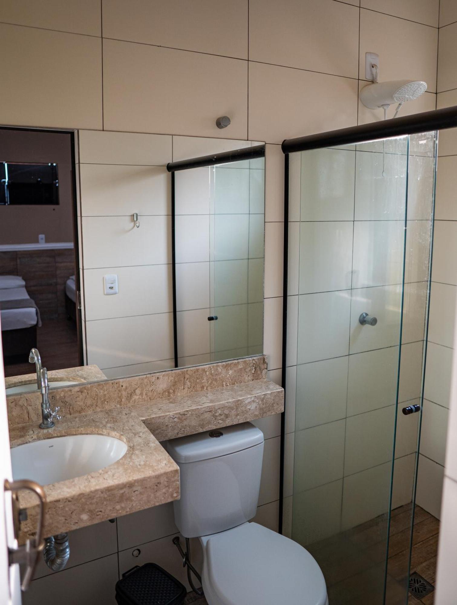 Hotel Nixon Proximo, Rodoviaria, Prefeitura E A Matriz Central Itaí المظهر الخارجي الصورة