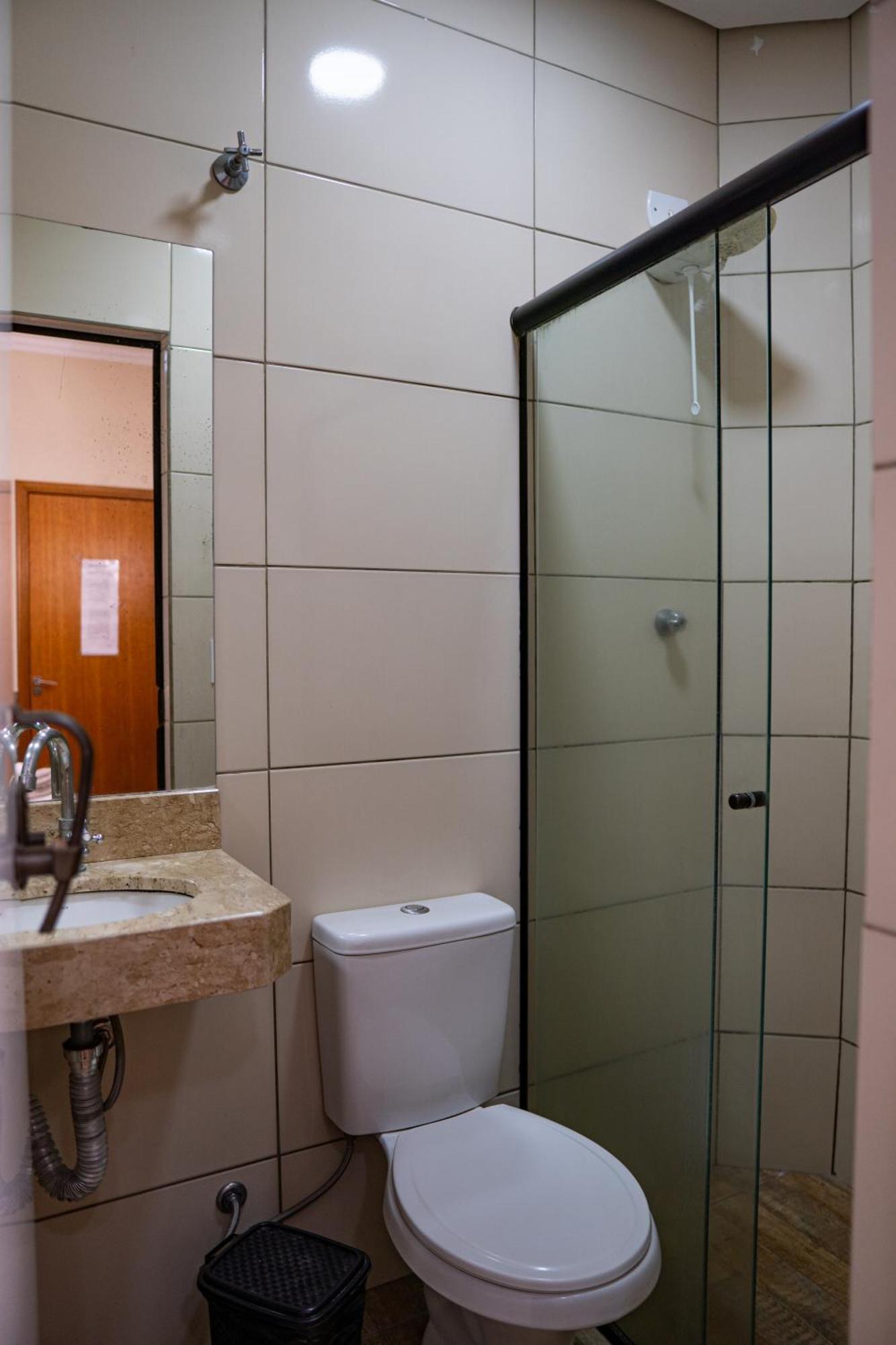 Hotel Nixon Proximo, Rodoviaria, Prefeitura E A Matriz Central Itaí المظهر الخارجي الصورة